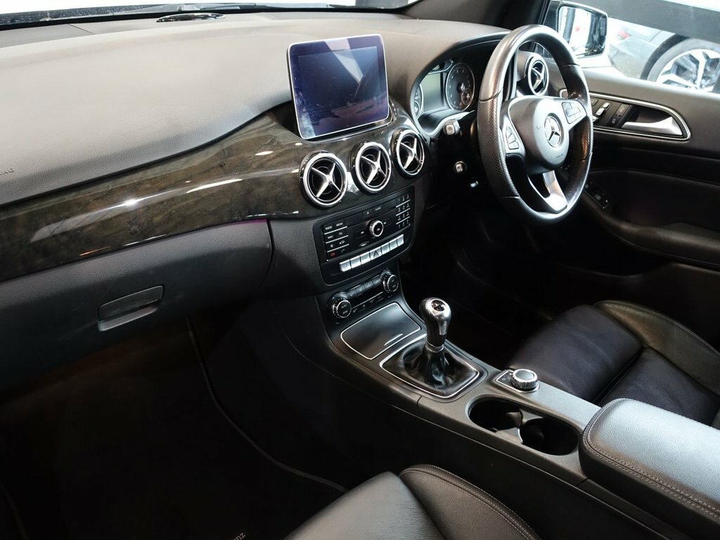 Mercedes-Benz B Class 1.6L Exclusive Edition Black #2