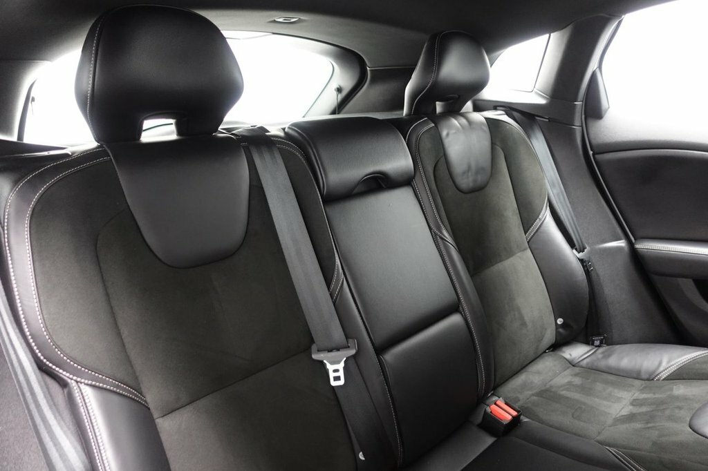 Volvo V40 2L R-design BJ66PYF White #3