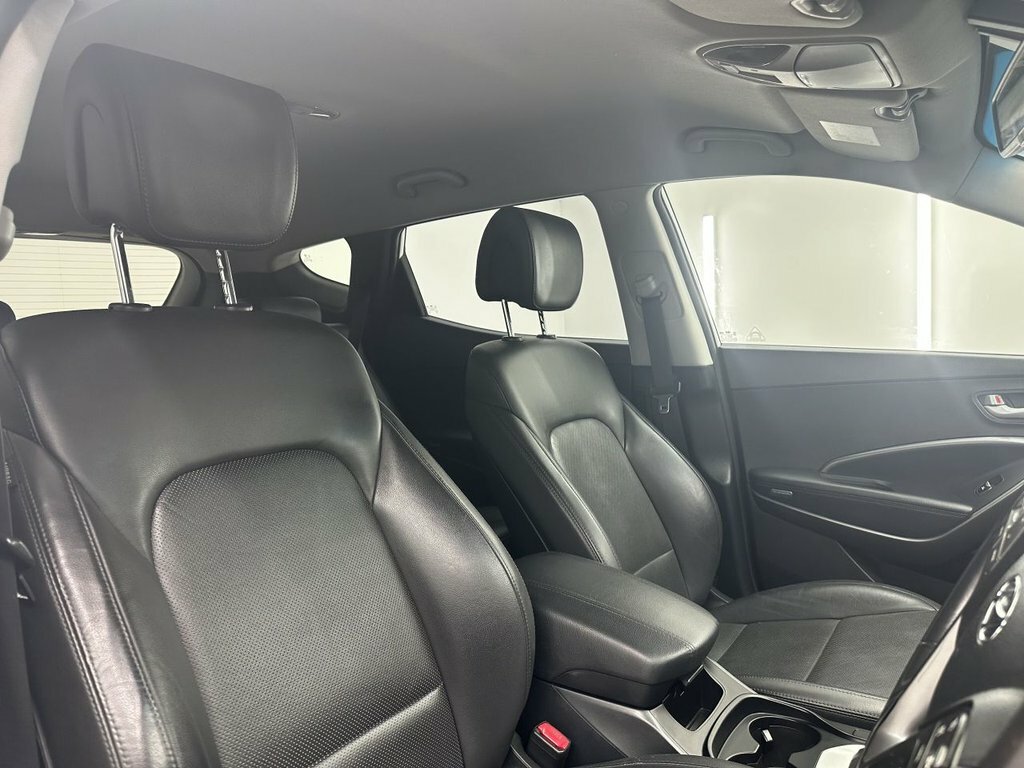Hyundai Santa Fe 2.2L Premium YR66UZD White #2