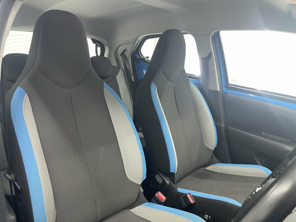 Toyota Aygo 1L X-cite MW16VPX Blue #2