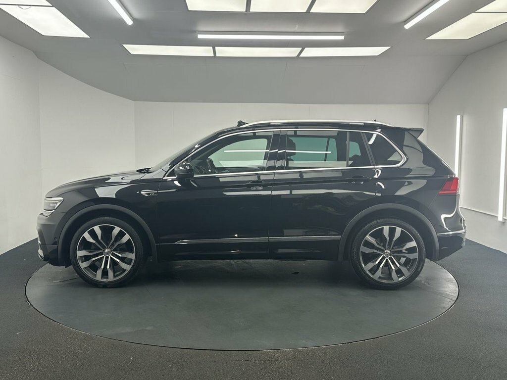 Volkswagen Tiguan 2L R-line Tech PK70DFF Black #6