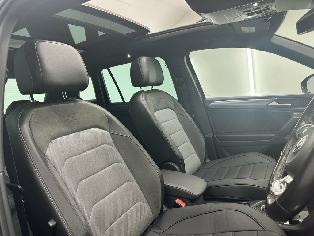 Volkswagen Tiguan 2L R-line Tech PK70DFF Black #2