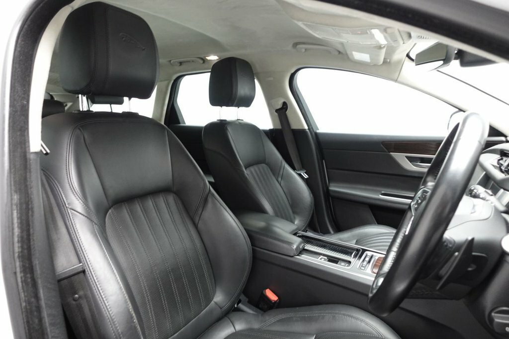 Jaguar XF 2L Portfolio KR68CXY White #3
