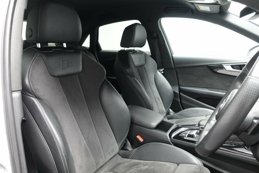 Audi A4 2L Black Edition AV70TWF White #3