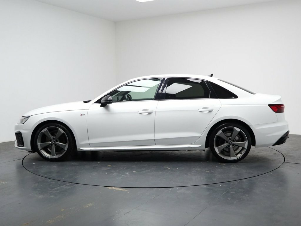 Audi A4 2L Black Edition AV70TWF White #6