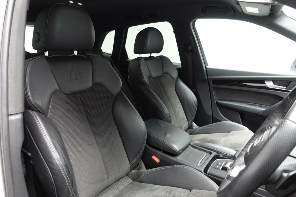Audi Q5 2L Black Edition SW20OAG White #3