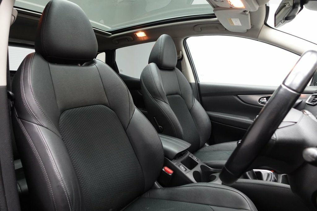 Nissan Qashqai 1.3L Tekna YT69XOC Grey #3