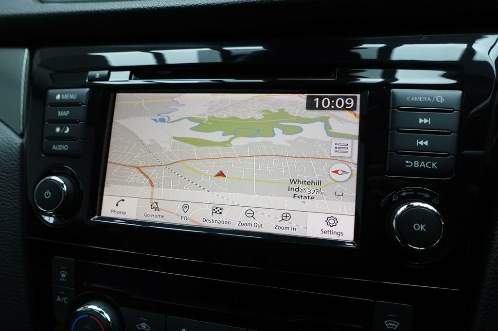 Nissan Qashqai 1.3L Tekna YT69XOC Grey #2