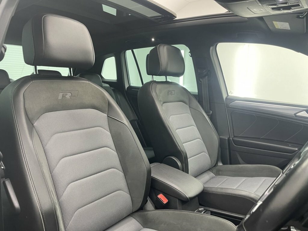 Volkswagen Tiguan 1.5L R-line Tech AE70WSV White #2