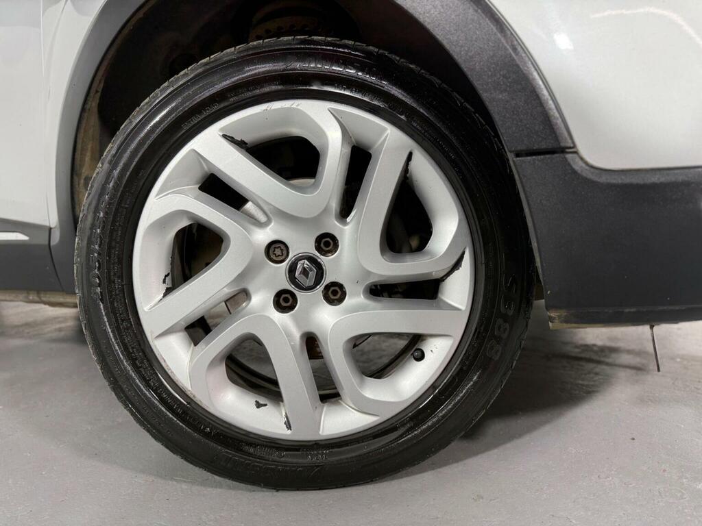 Renault Captur Suv 1.5 Dci Energy Signature Nav Euro 6 Ss HT66UZV Silver #3