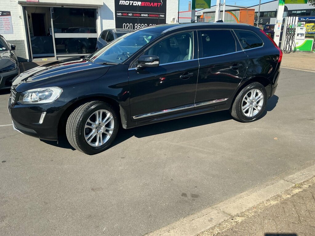 Volvo XC60 2.4 D5 Se Lux Nav Awd Euro 6 Ss Black #4