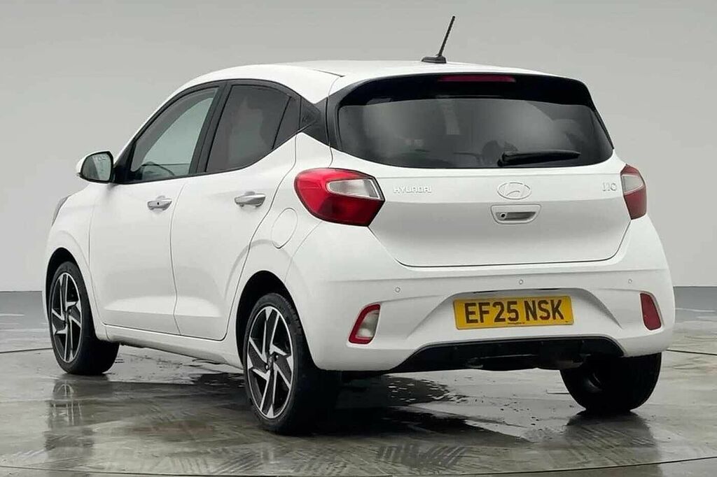 Hyundai I10 1.0 63 Premium Nav EF25NSK White #2