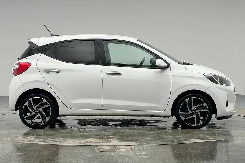 Hyundai I10 1.0 63 Premium Nav EF25NSK White #3