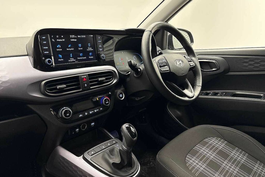 Hyundai I10 1.0 63 Premium Nav EN25NNK Black #4