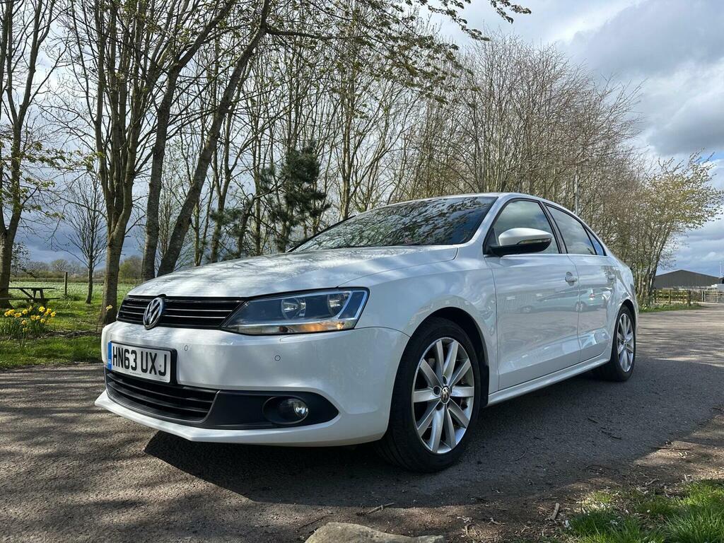 Volkswagen Jetta Saloon 2.0 Tdi Sport Dsg Euro 5 201363 White #3