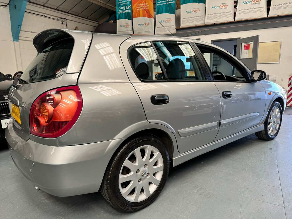 Nissan Almera 1.8 Sxe Hatchback 180 Gkm, 114 Silver #3