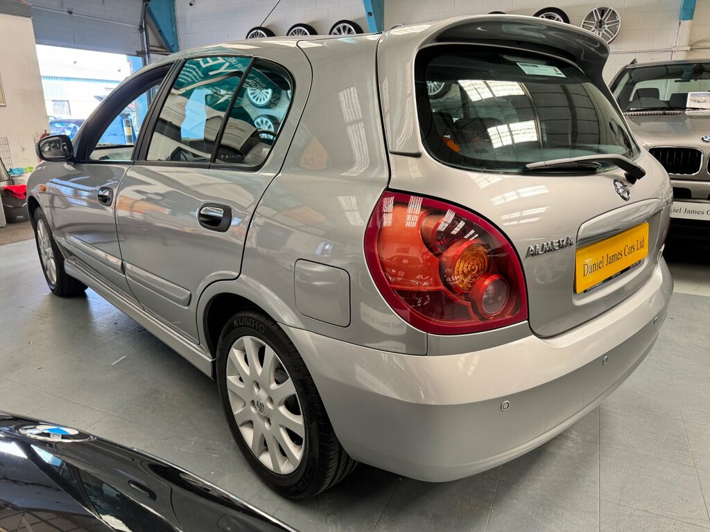 Nissan Almera 1.8 Sxe Hatchback 180 Gkm, 114 Silver #2