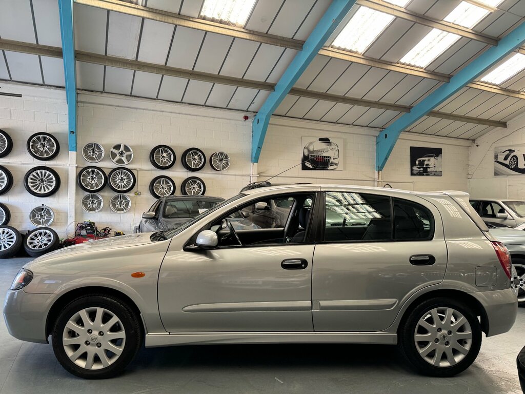 Nissan Almera 1.8 Sxe Hatchback 180 Gkm, 114 Silver #5
