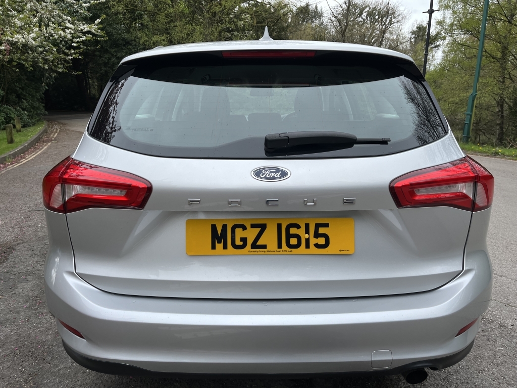 Ford Focus Estate MGZ1615 Silver #5