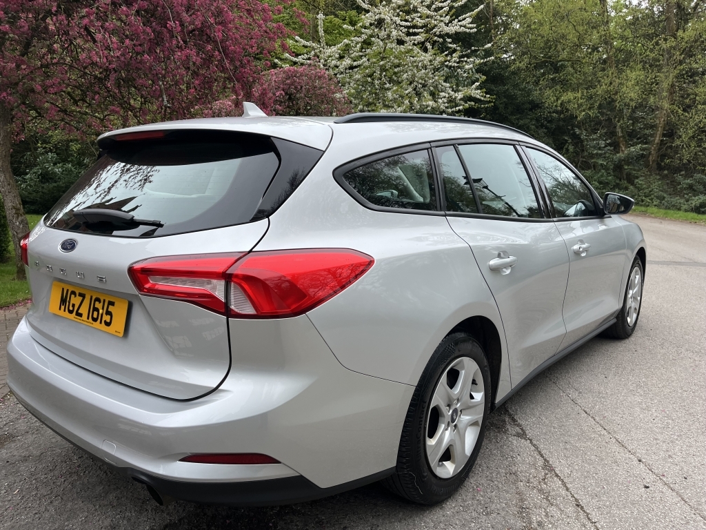 Ford Focus Estate MGZ1615 Silver #6