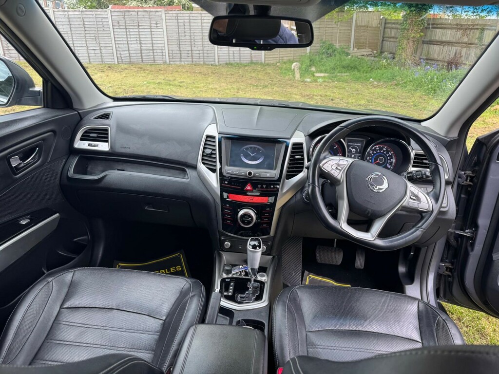 SsangYong Tivoli Suv 1.6 E-xdi Elx 201717 LW17YXM Grey #3
