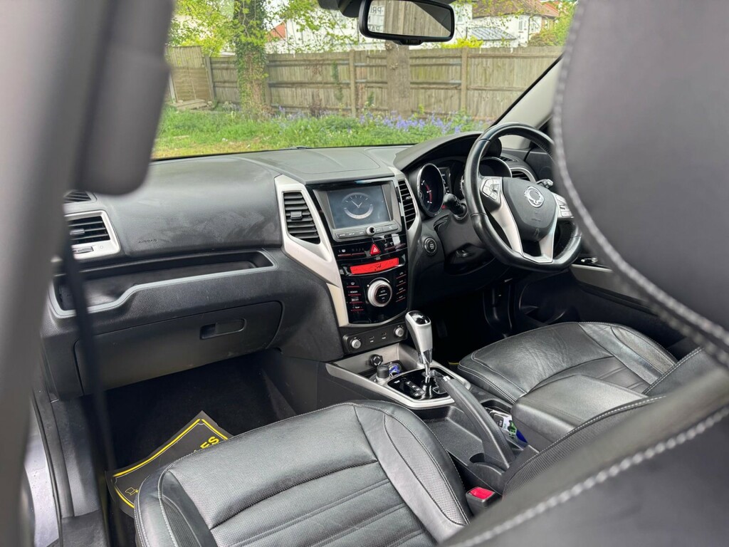 SsangYong Tivoli Suv 1.6 E-xdi Elx 201717 LW17YXM Grey #4