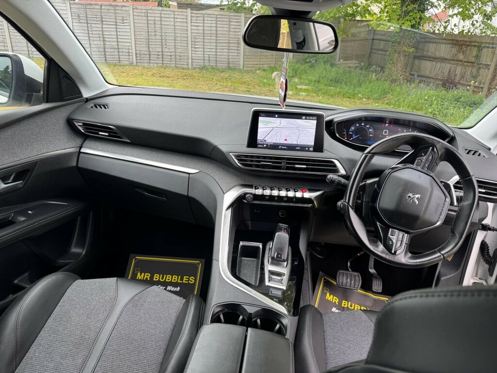 Peugeot 5008 Suv 1.2 Puretech Allure 202170 EU70GYN White #2