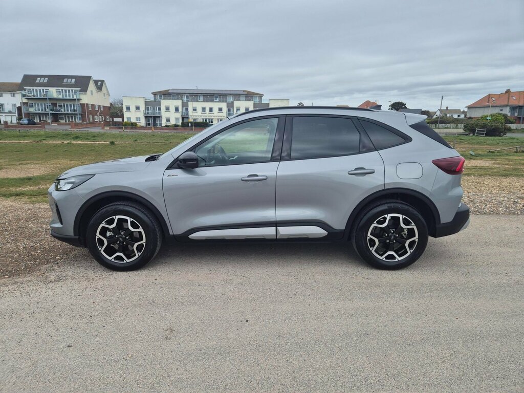 Ford Kuga Active . Full Hybrid . . Silver