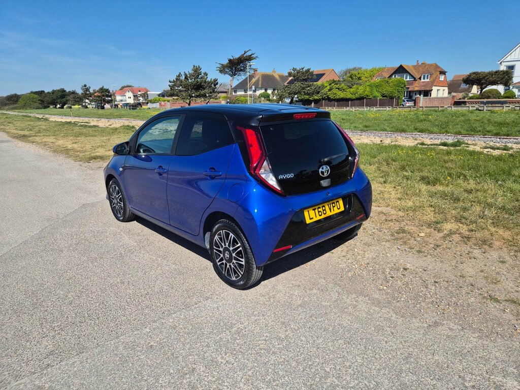 Toyota Aygo X X-clusiv Automatic 5dr Petrol LT68VPO Blue #4