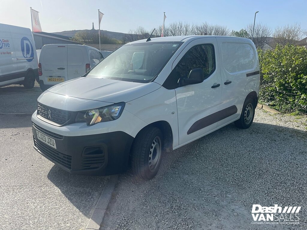 Peugeot Partner Bluehdi 1000 Professional Premium CJ23JZU White #3