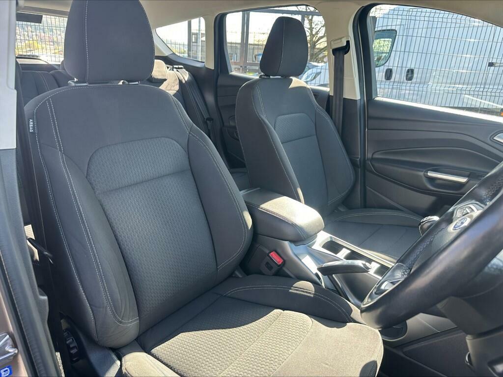 Ford Kuga 1.5 Tdci Zetec Euro 6 Ss FL19MTF Silver #2