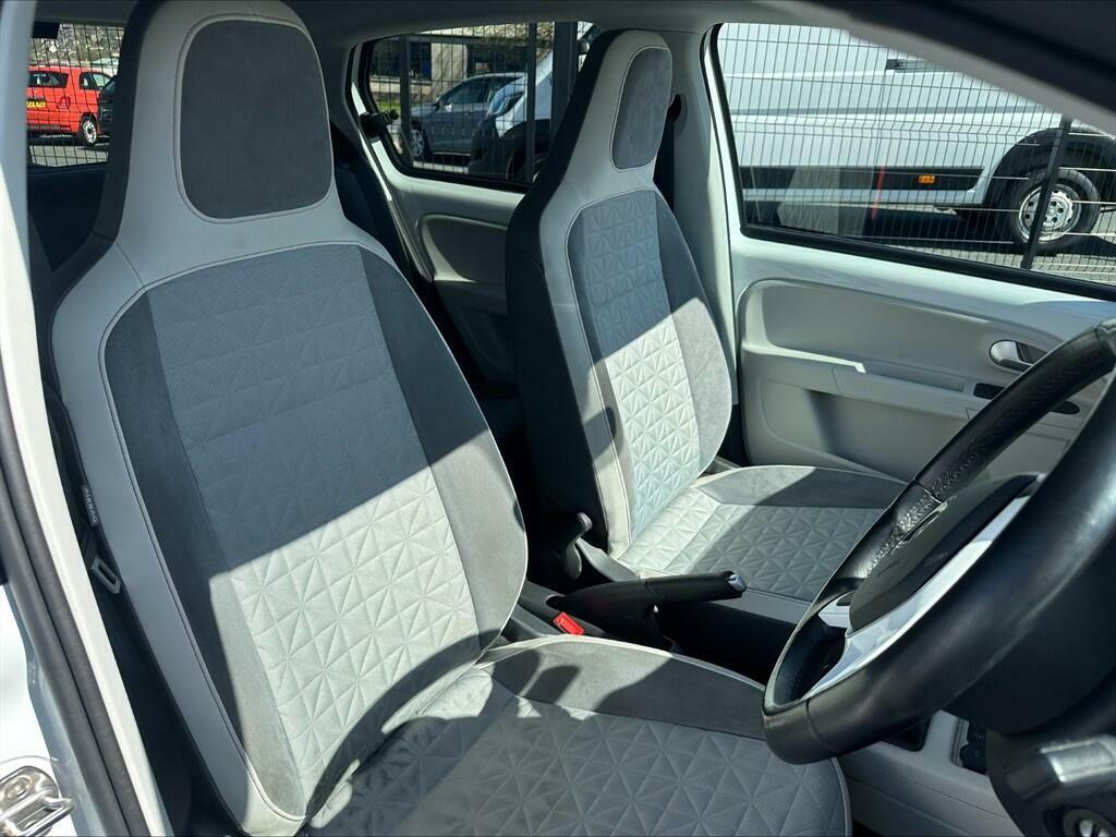 Volkswagen Up 1.0 Beats Euro 6 Ss BJ22TPZ White #2