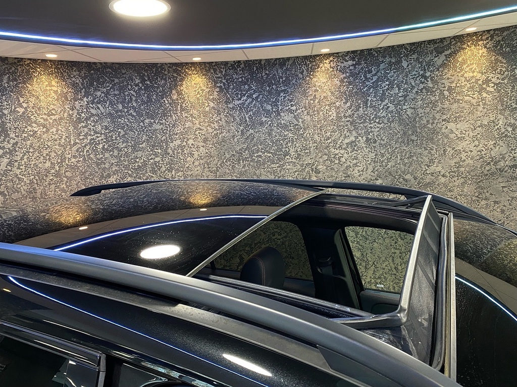 Mercedes-Benz GLB Class Glb200 Amg Line Night Edition KW23FBG Black #2