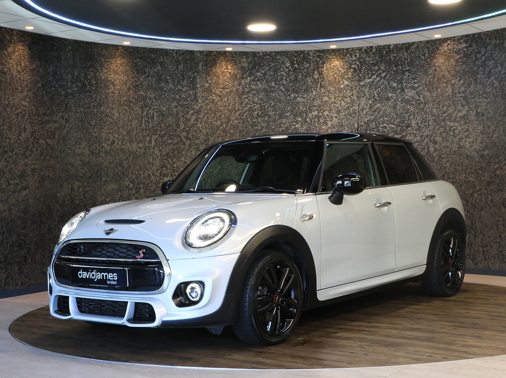 Mini Hatch Cooper S Sport YG69NPN White #4