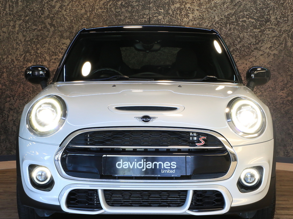 Mini Hatch Cooper S Sport YG69NPN White #3