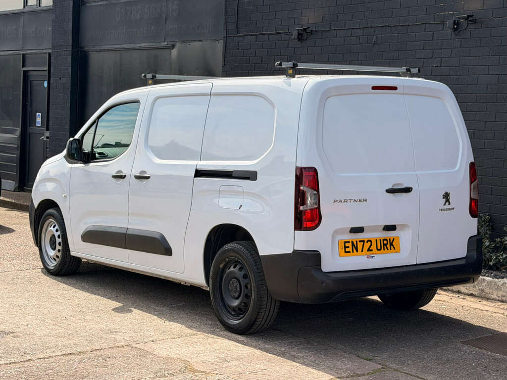 Peugeot Partner 1.5 Partner Professional Premium Bhdi EN72URK White #6