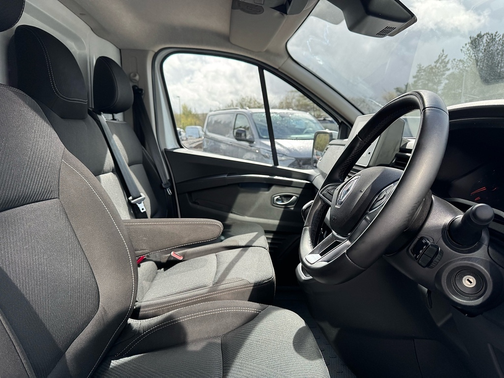 Renault Trafic Dci 170Ps Sport Sl28 L1 Swb With Air Con, Car FM23UEF White #5