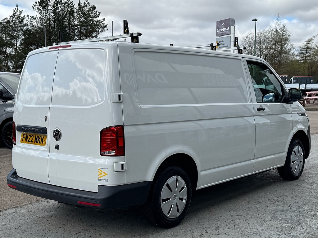 Volkswagen Transporter Tdi T28 Startline 110Ps Swb With Air Con, Rev Cam, FN22MKK White #2
