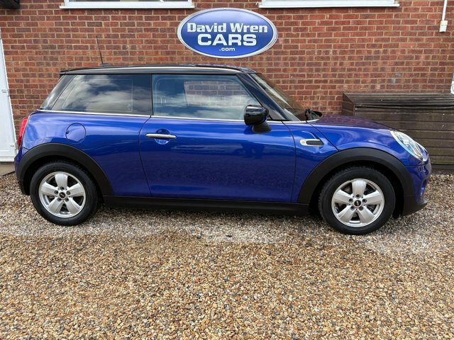 Mini Hatch 1.5 Cooper Classic Hatchback YO69XHP Blue #2