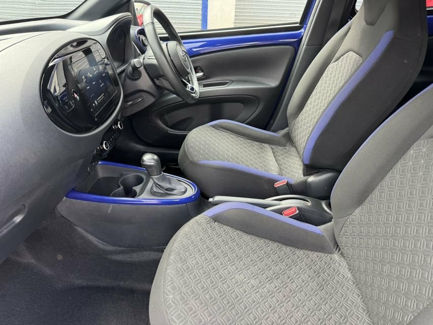 Toyota Aygo X 1L Edge DA24JXK Blue #4