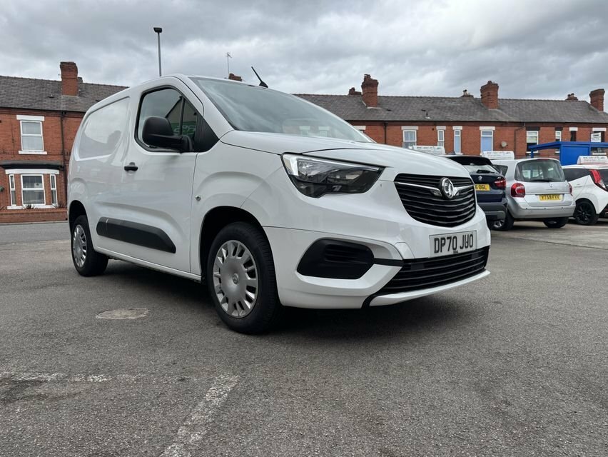 Vauxhall Combo 1.6L Sportive DP70JUO White #6