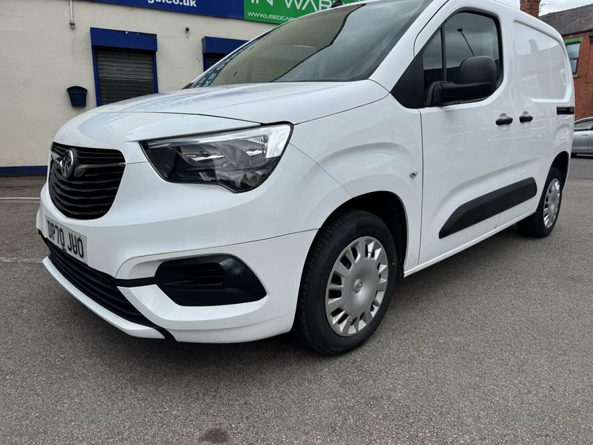 Vauxhall Combo 1.6L Sportive DP70JUO White #3