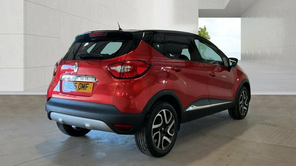 Renault Captur 1.5L Signature Nav SE16OMF Red #4
