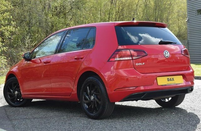 Volkswagen Golf 1.6 Tdi Match Hatchback SK19ANL Red #6