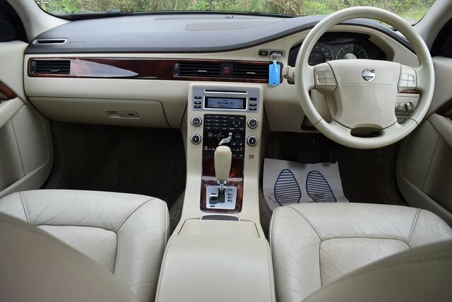 Volvo S80 3.2L Se Lux Black #3
