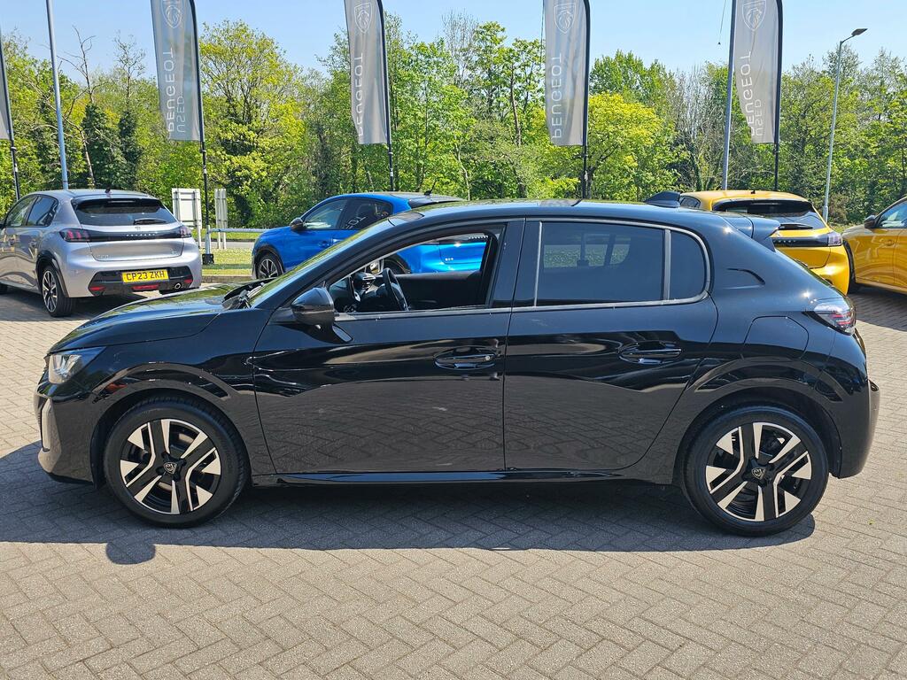 Peugeot 208 1.2 Puretech Allure Hatchback Eu CK75URN Black #4
