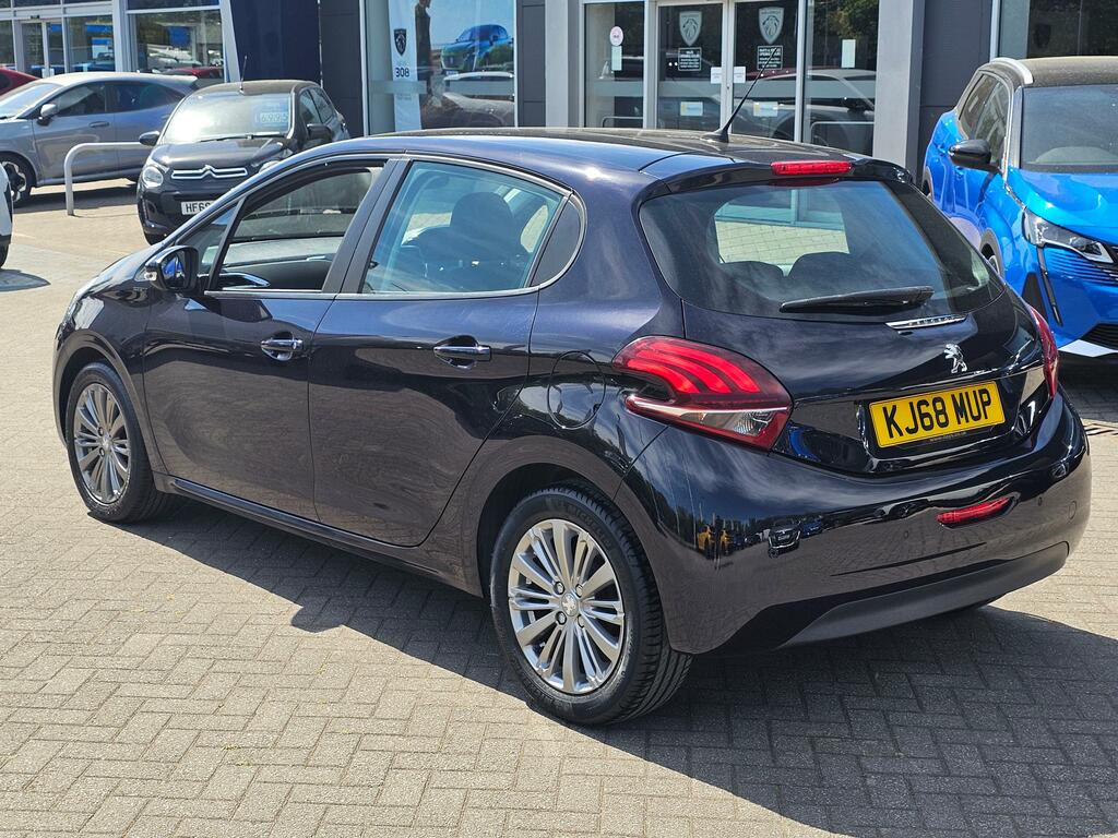 Peugeot 208 1.2 Puretech Signature Hatchback KJ68MUP Blue #5