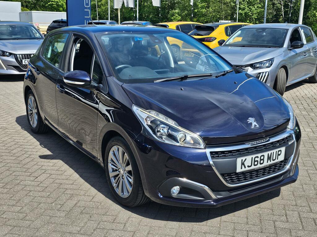 Peugeot 208 1.2 Puretech Signature Hatchback Blue