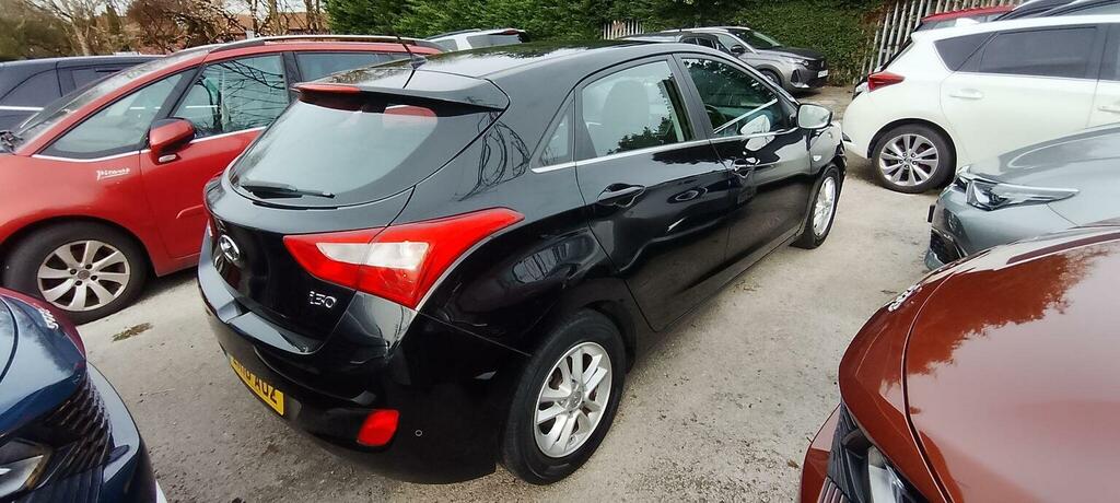 Hyundai I30 1.6 Crdi Blue Drive Se Euro 6 Ss Black #3