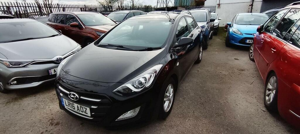 Hyundai I30 1.6 Crdi Blue Drive Se Euro 6 Ss Black
